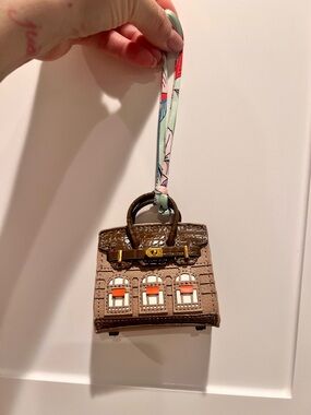 Unbranded key/purse charm